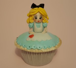 Alice in Wonderland Cupcake